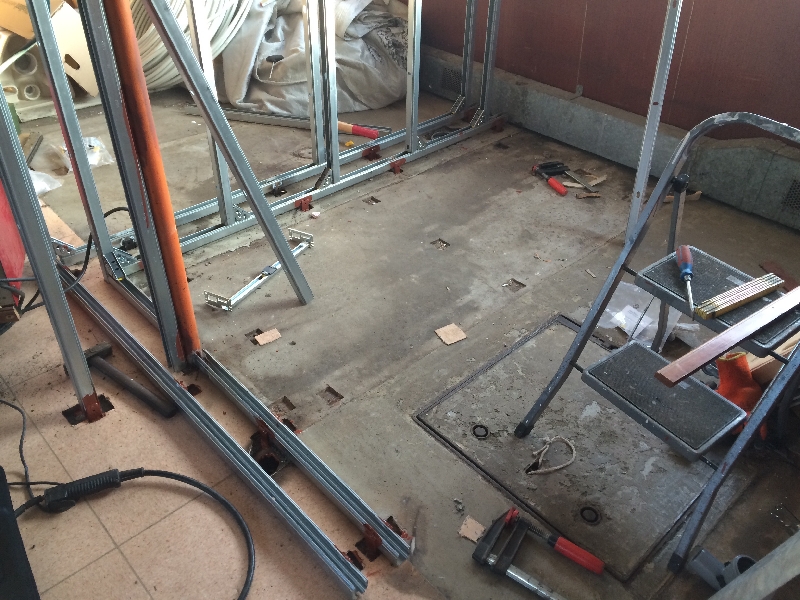 Ständerwerk für die Sanitäranlagen errichtet 2015 Ständerwerk für die Sanitäranlagen errichtet 2015